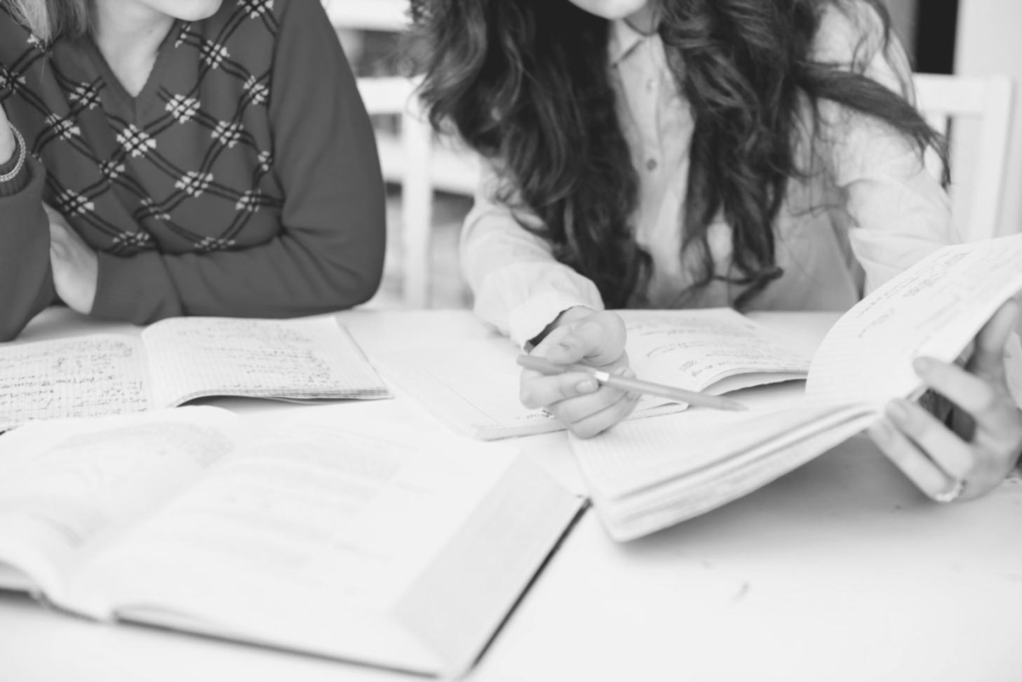 Finanzberatung und Datenanalyse Arbeitsplatz